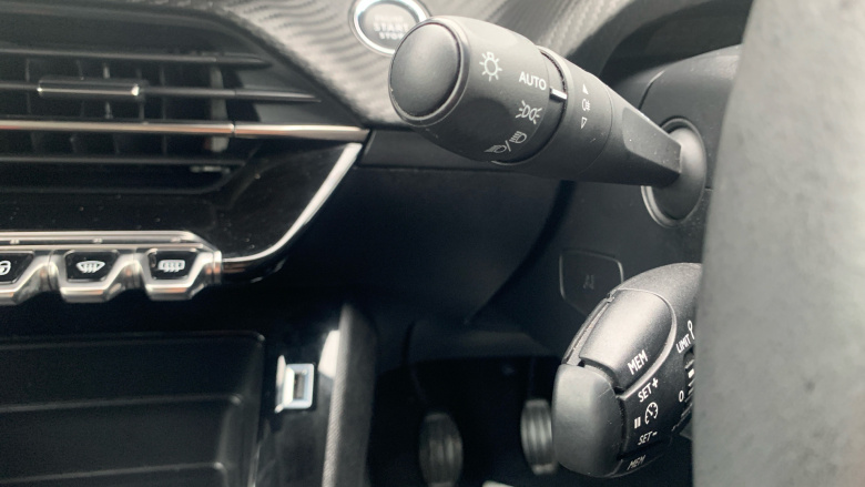 Peugeot 2008 1.2 PureTech Active Premium 5dr Petrol Estate